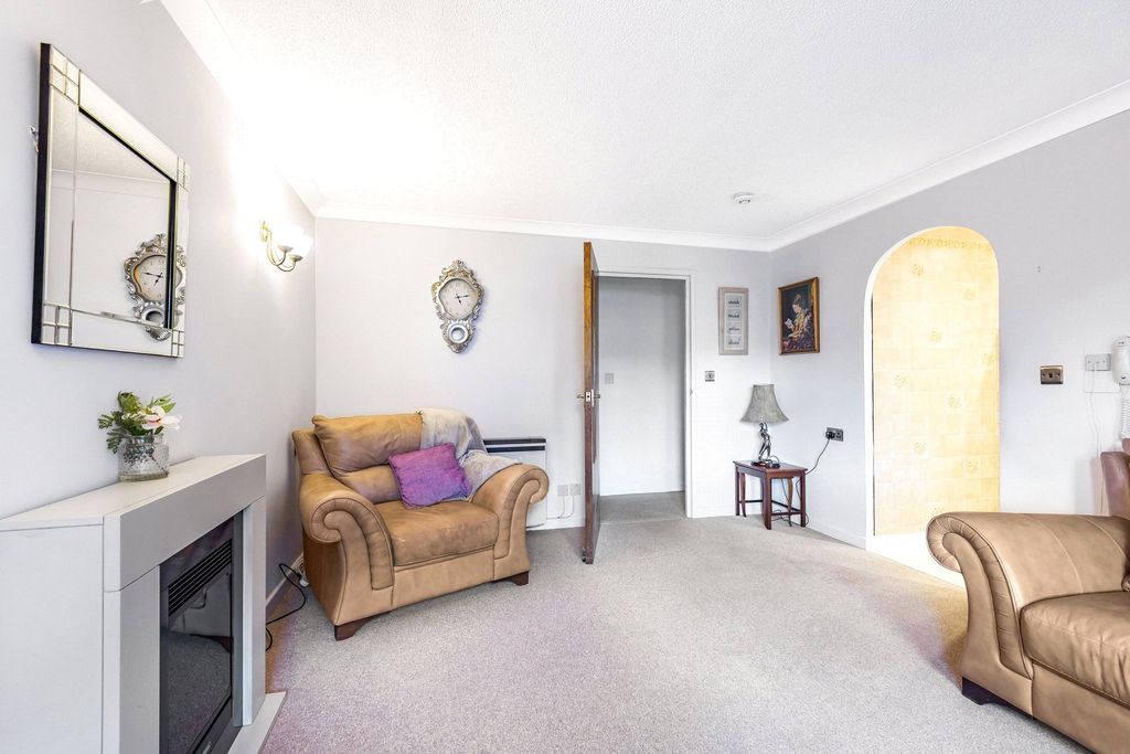 Property photo 3 of 14 Living Room