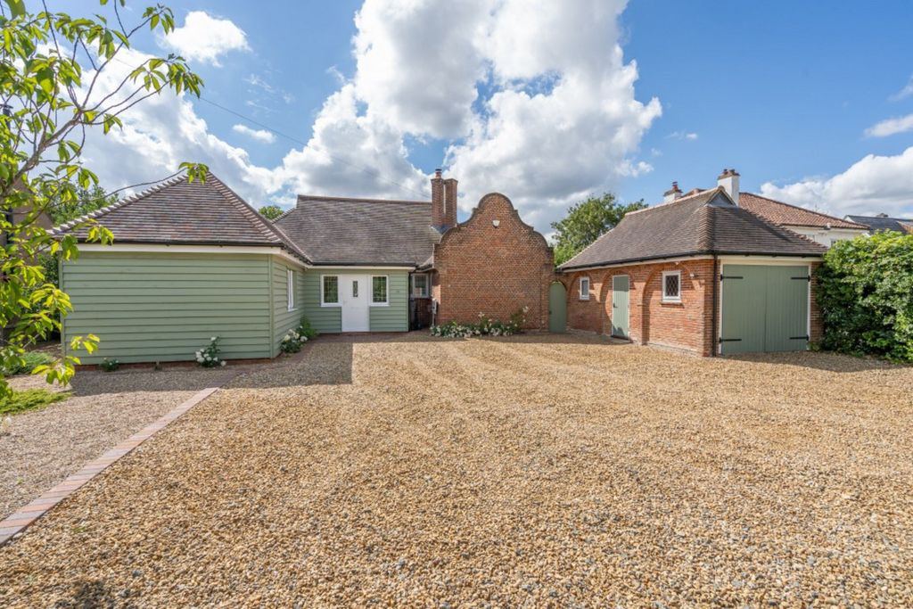 Property photo 2 of 36