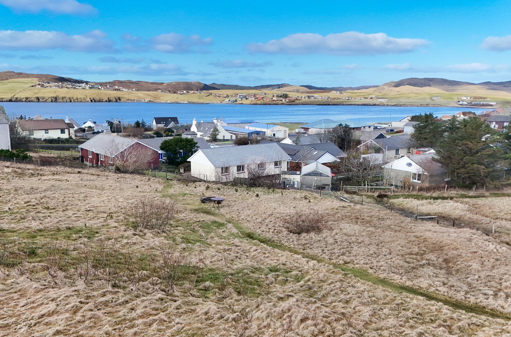 Property photo 1 of 40