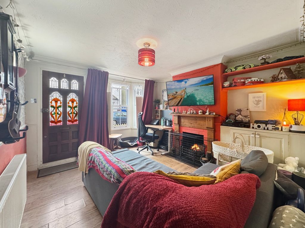 Property photo 2 of 18