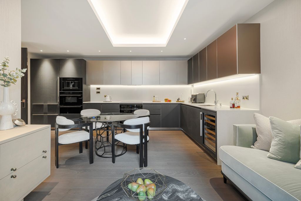 Property photo 3 of 27