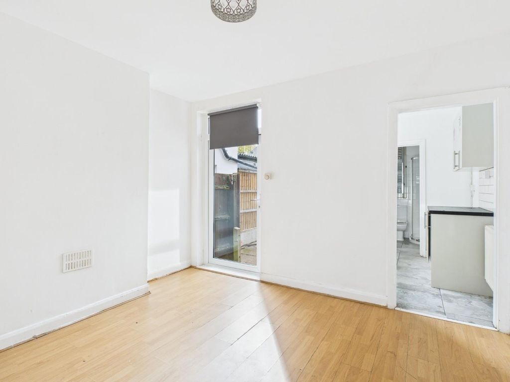 Property photo 1 of 13 Cam05348G0-Pr0021-Still001.Jpg