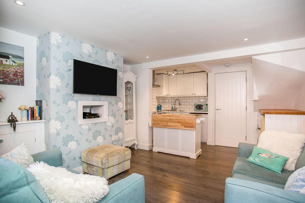 Property photo 2 of 10 Image