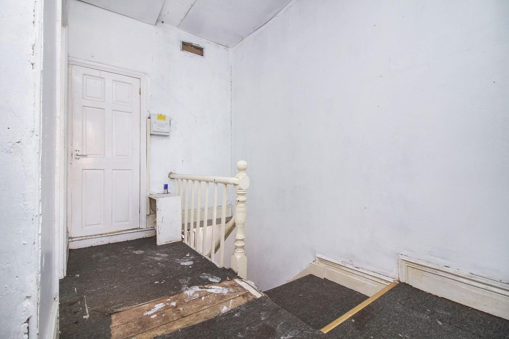 Property photo 3 of 11 2