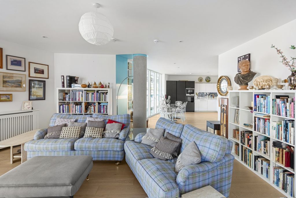 Property photo 2 of 27 094A0578