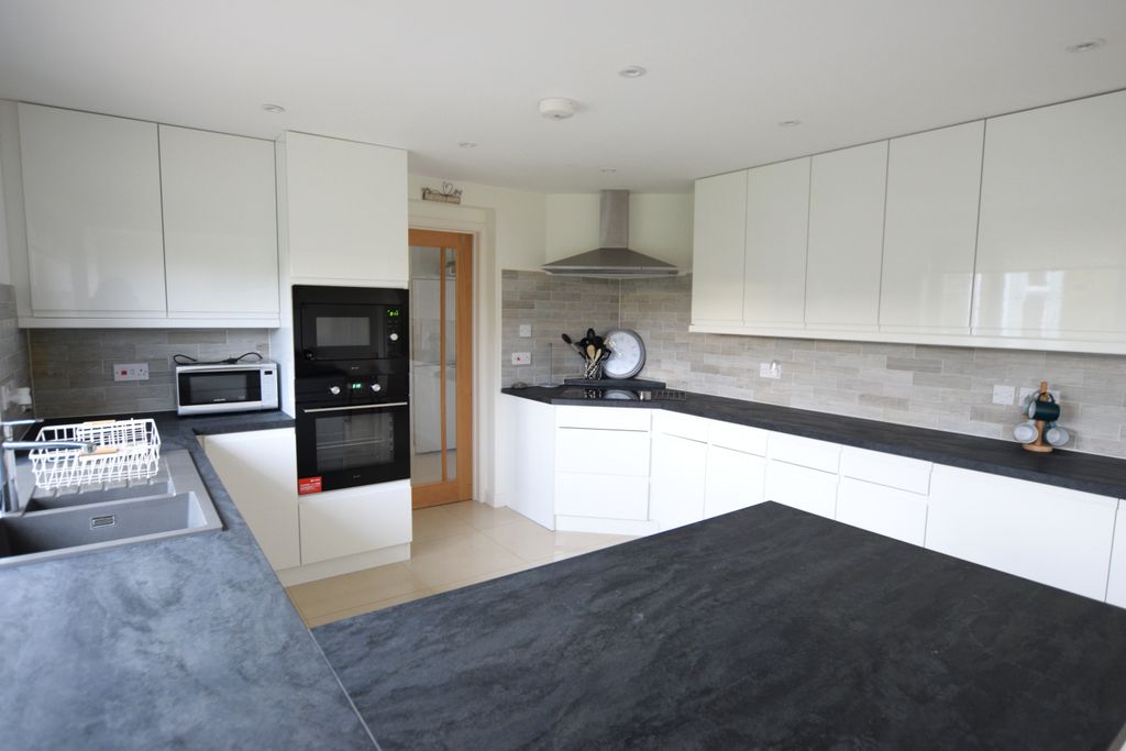 Property photo 2 of 16 Kitchen