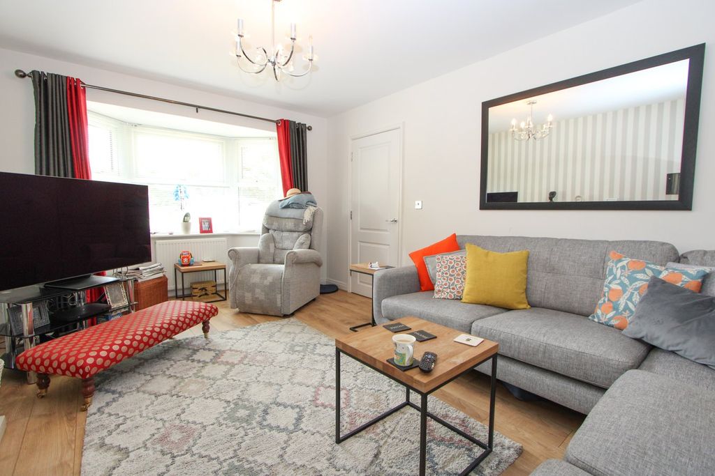 Property photo 2 of 20