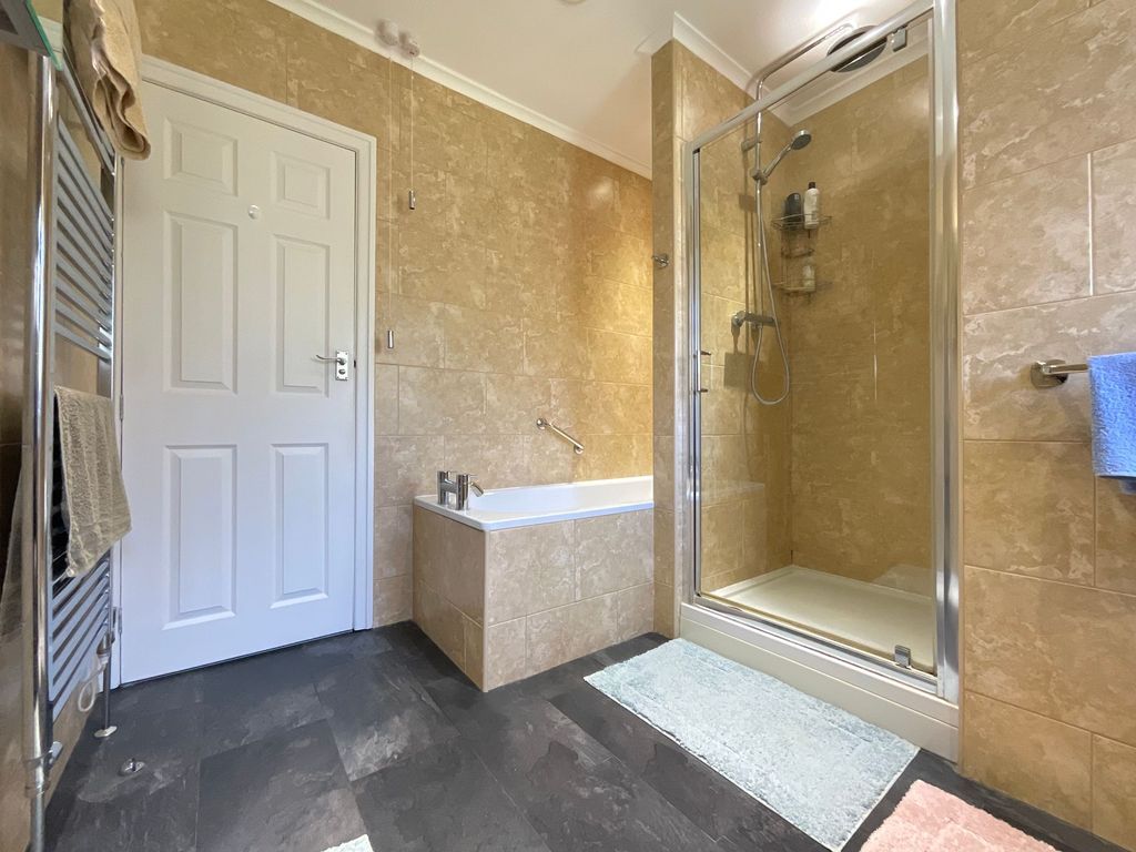 Additional image 11 of 2 bed flat for sale64-70 Hackness Road, Scarborough YO12