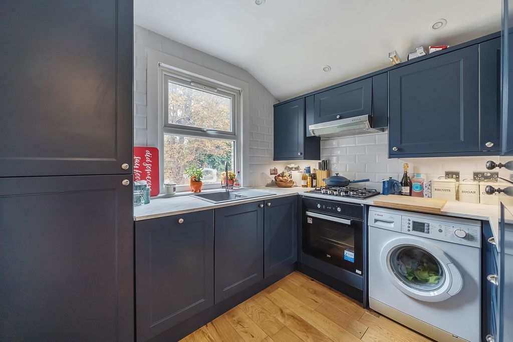 Property photo 3 of 11 1332970-3-68A5B1B...