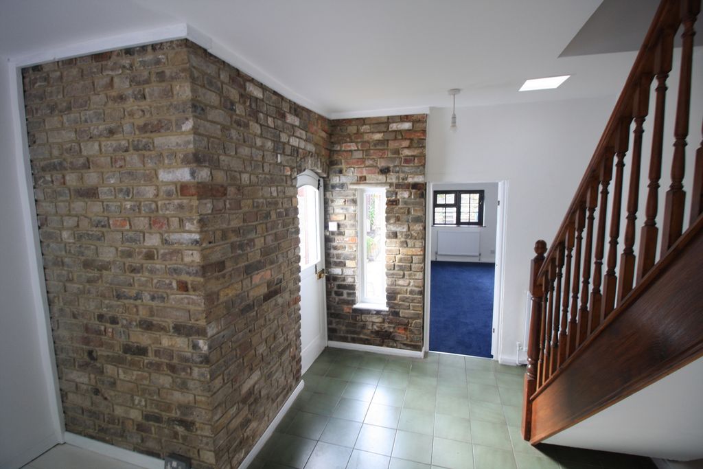 Property photo 3 of 16 Photo 2