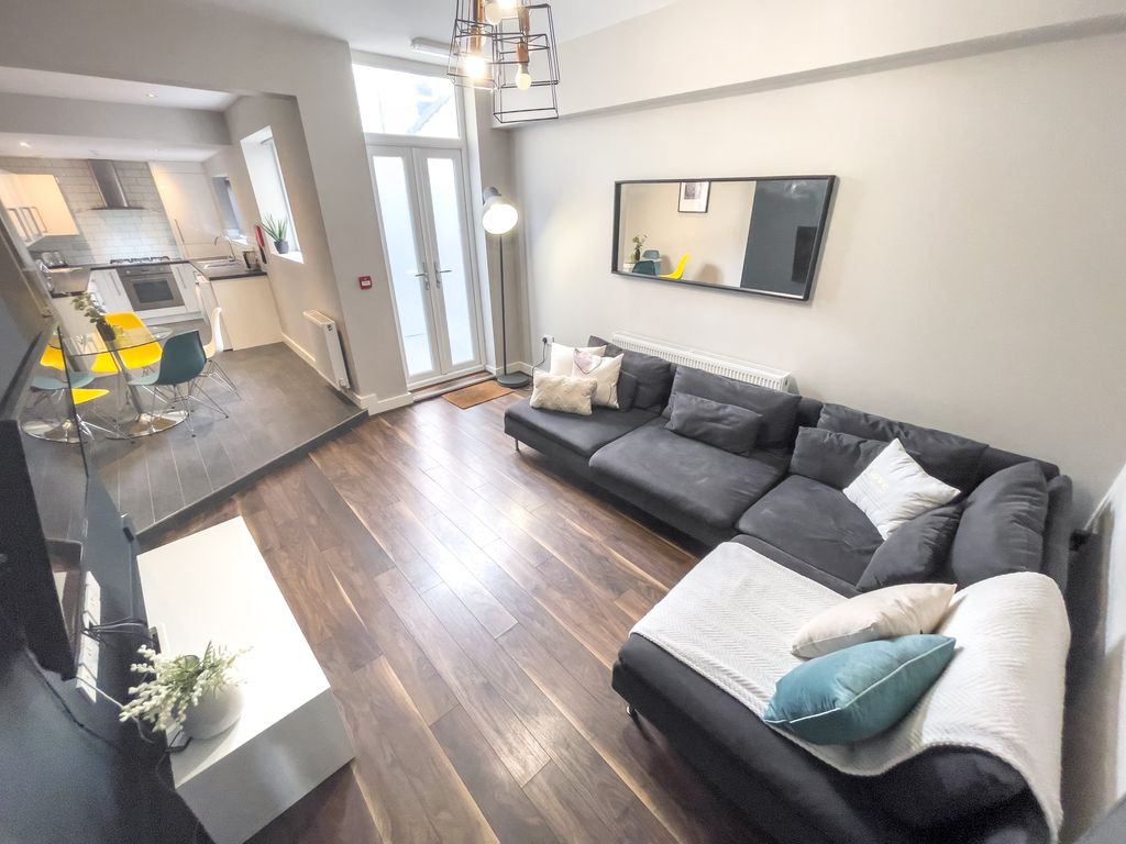Property photo 1 of 11 Img_0045