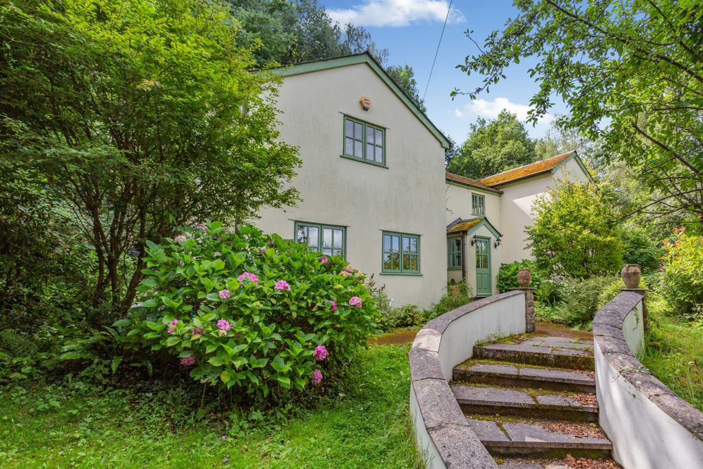 Property photo 2 of 31