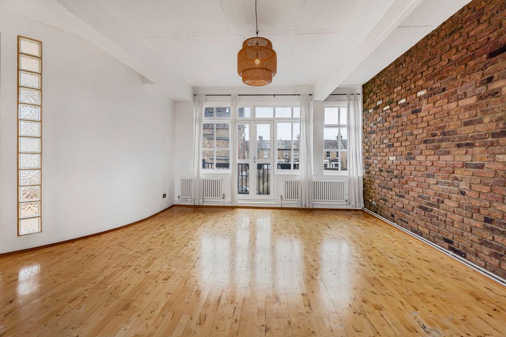 Property photo 2 of 29 Reception