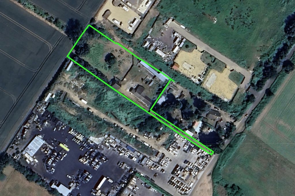 Property photo 1 of 32