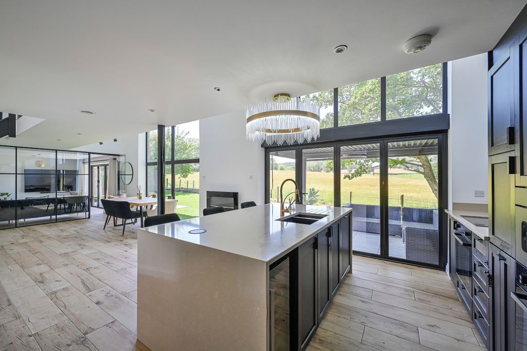 Property photo 2 of 44 Gcg-12
