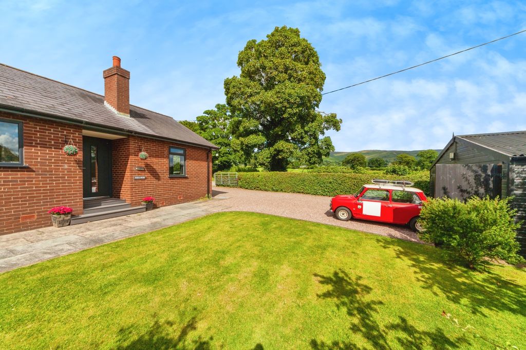 Property photo 2 of 17 Photography