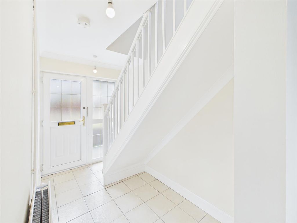 Property photo 3 of 20 Cam04045G0-Pr0085-Still009.Jpg