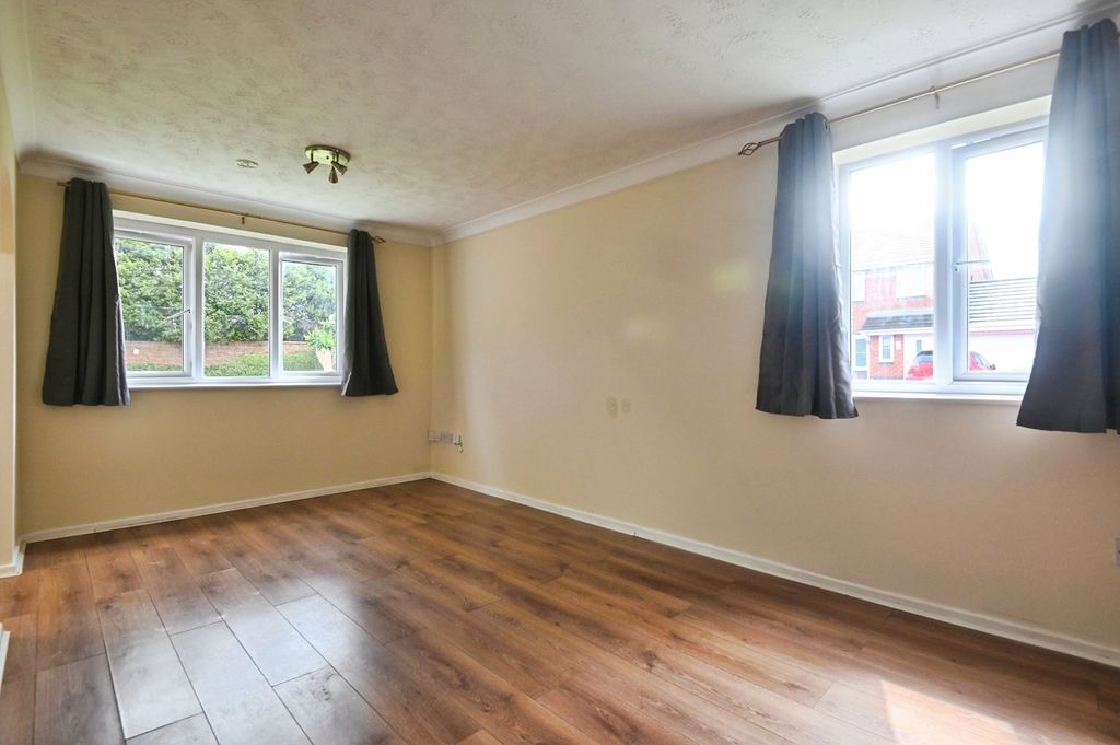 Property photo 3 of 13