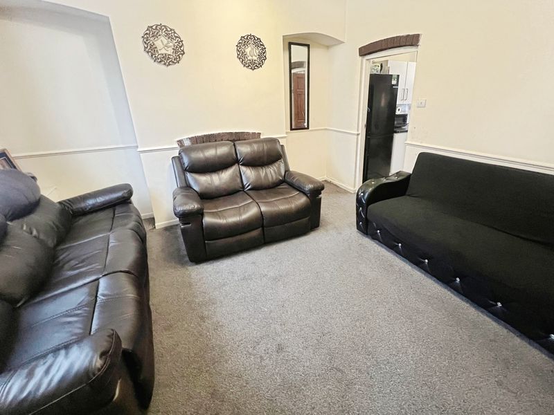 Property photo 2 of 10 Lounge