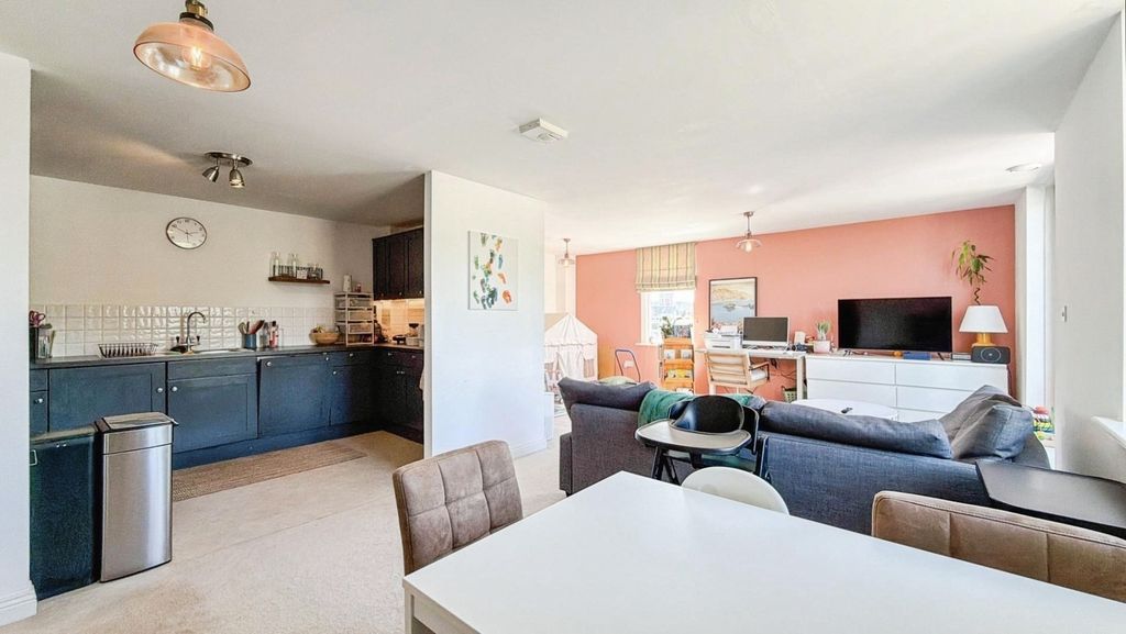 Property photo 2 of 19 Pbox-Img.Jpg