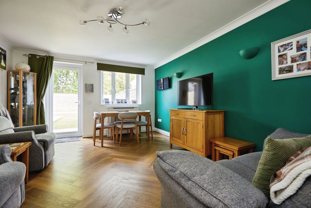 Property photo 2 of 18