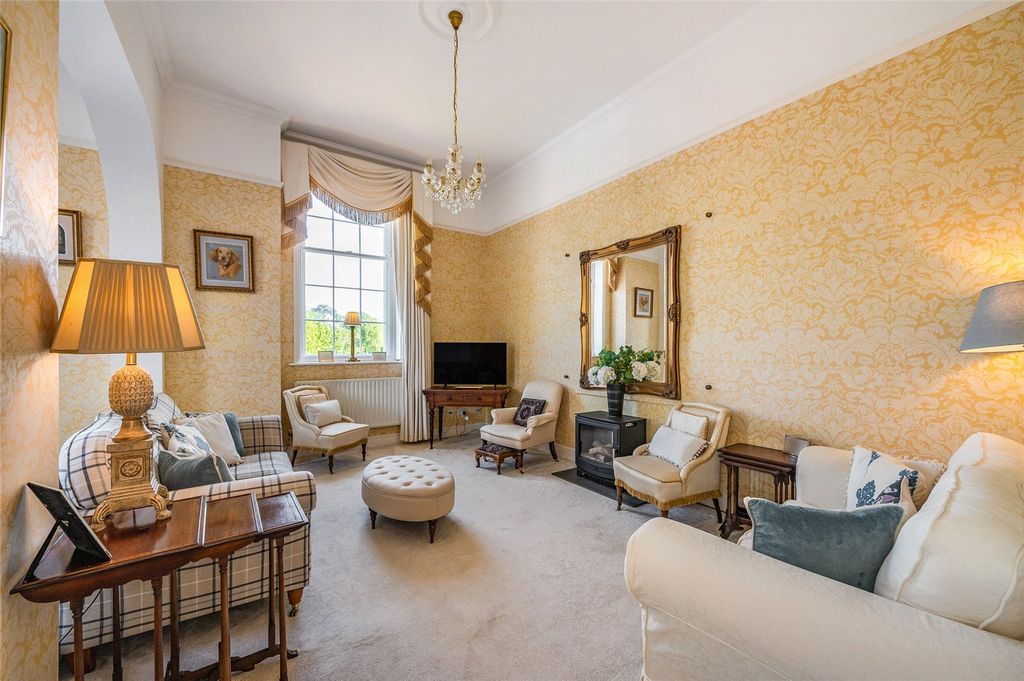 Property photo 3 of 10 Sitting Room