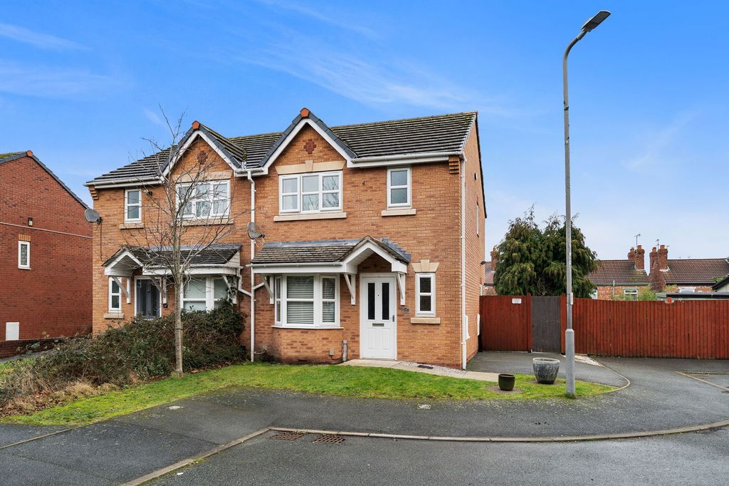 Property photo 1 of 33