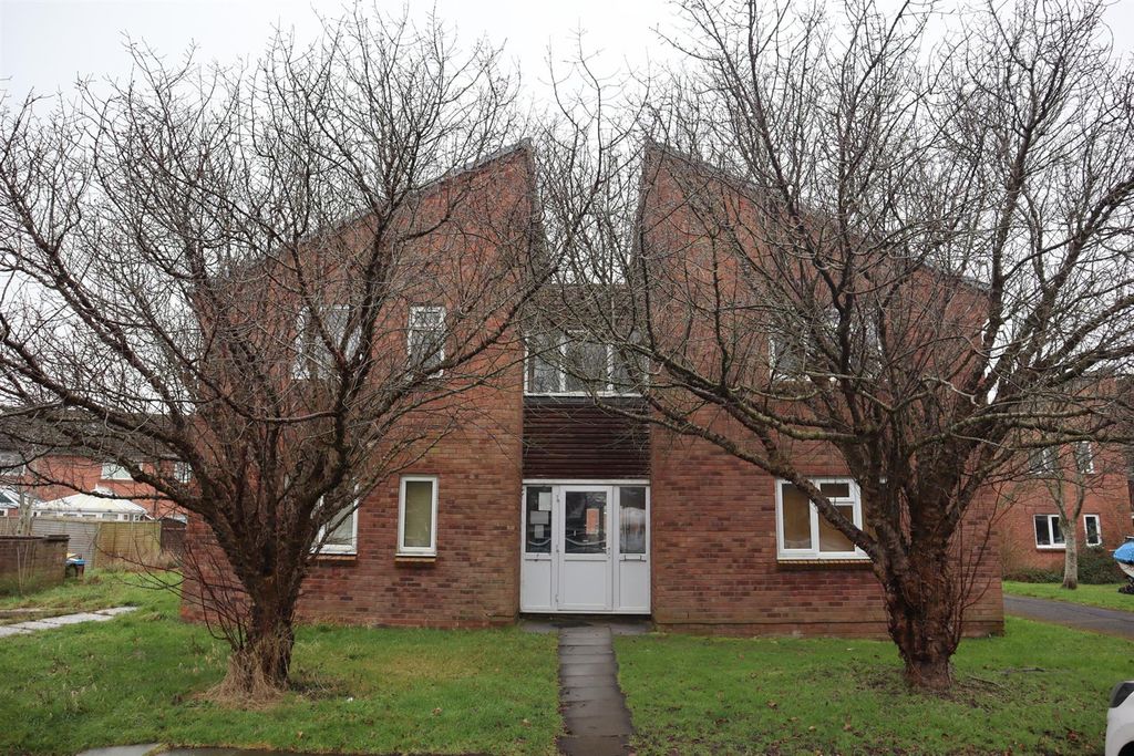 Property photo 1 of 8 Front