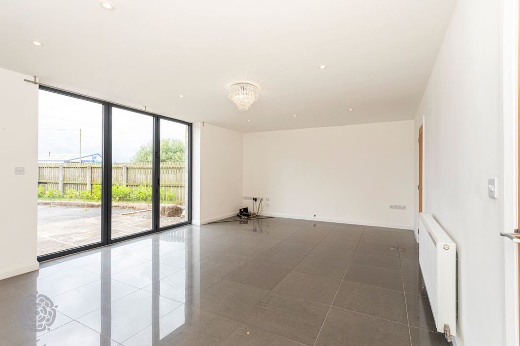 Property photo 3 of 48 Picture No. 03