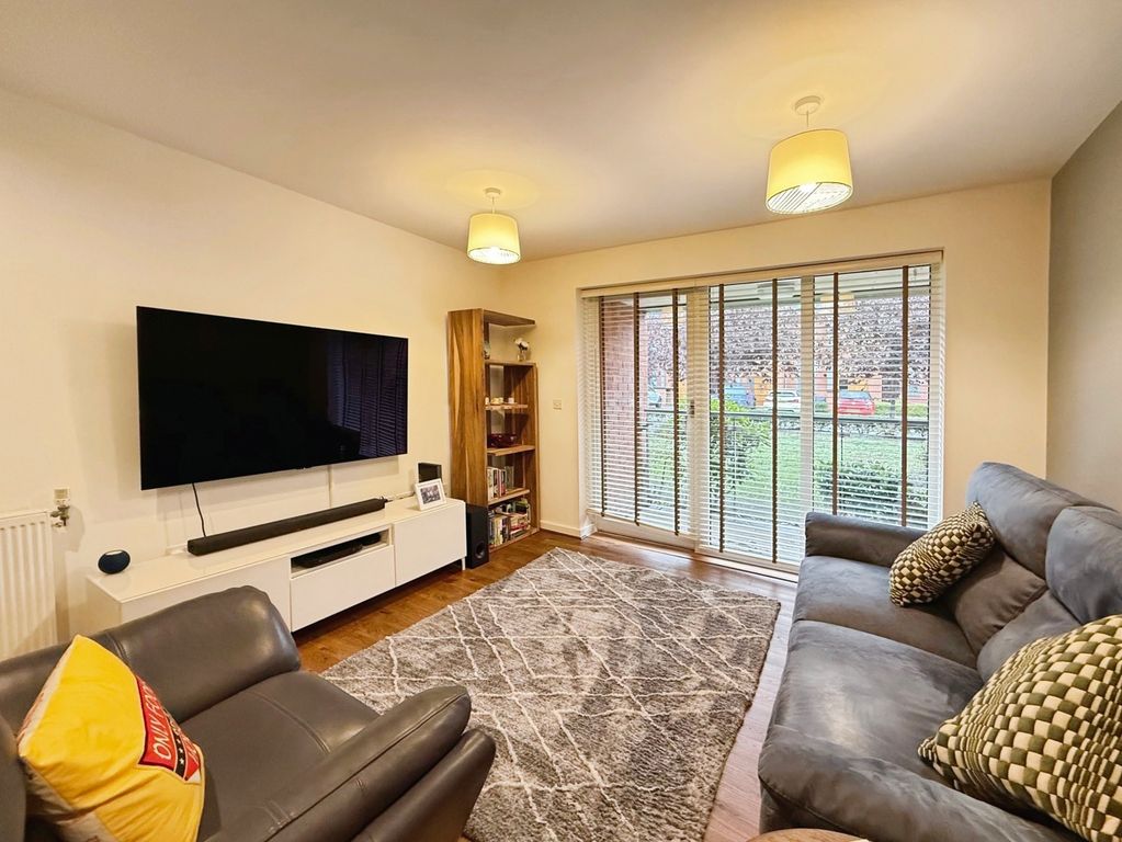 Property photo 2 of 12 Pbox-Img.Jpg