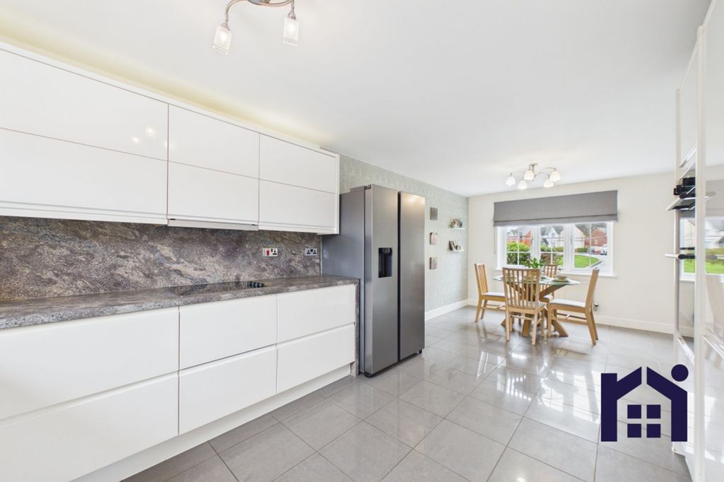 Property photo 2 of 36 Dining Kitchen