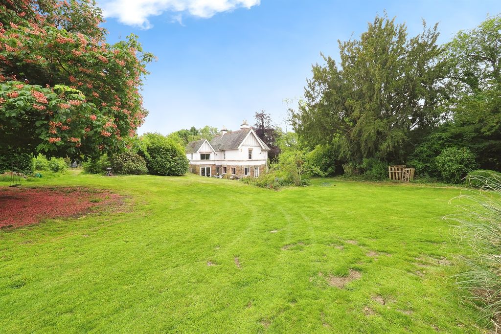 Property photo 3 of 33