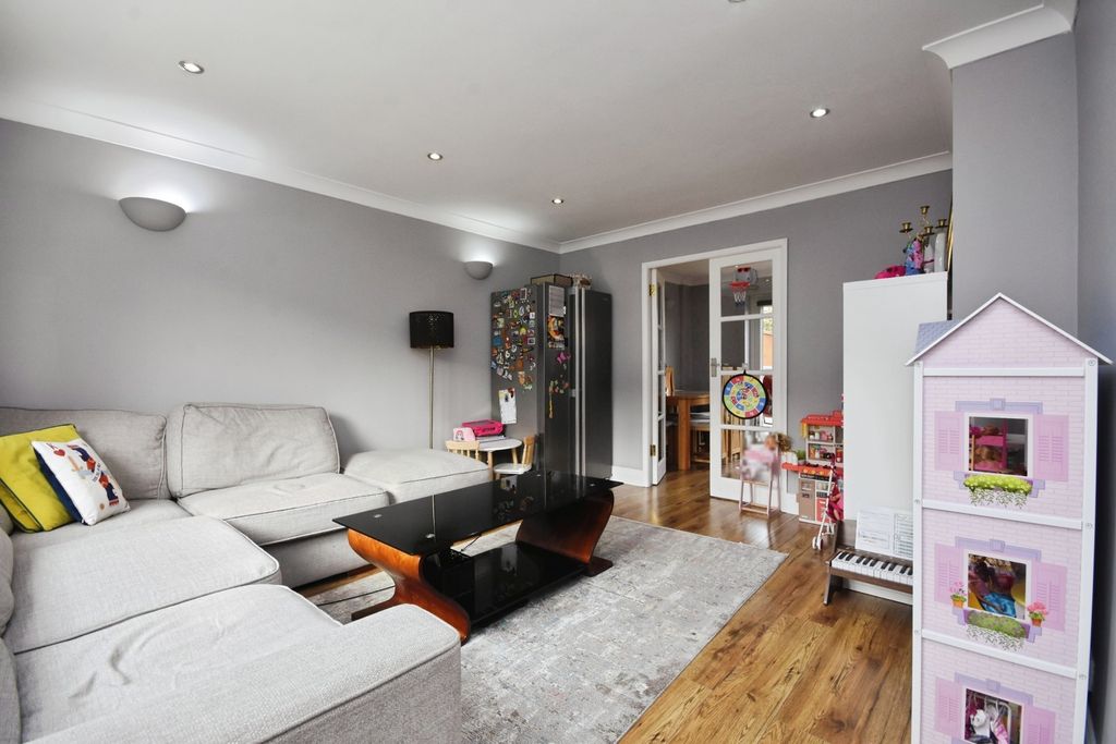 Property photo 2 of 18 Pbox-Img.Jpg