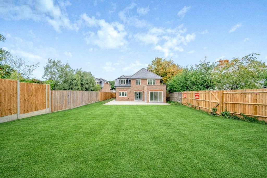 Property photo 3 of 14 Picture No. 16