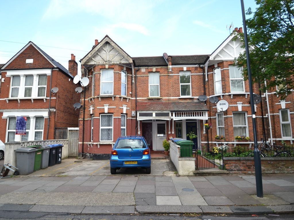 Property photo 1 of 10 3 Bed Flat For Sale Furness Road, London Nw10