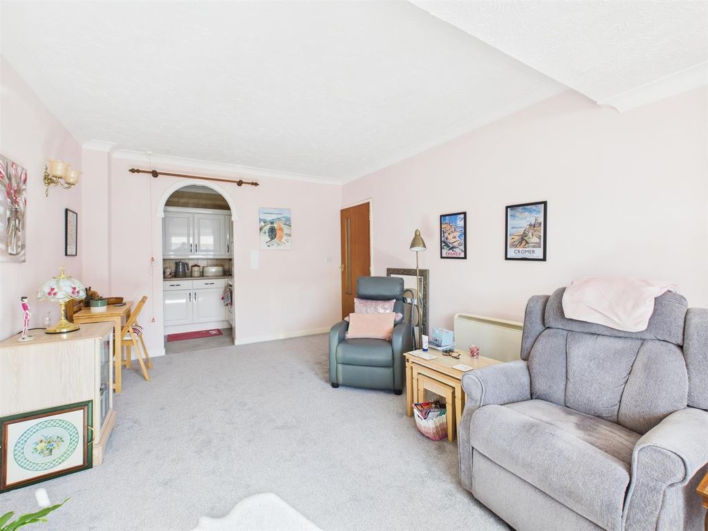Property photo 3 of 17 Cam04116G0-Pr0124-Still010.Jpg
