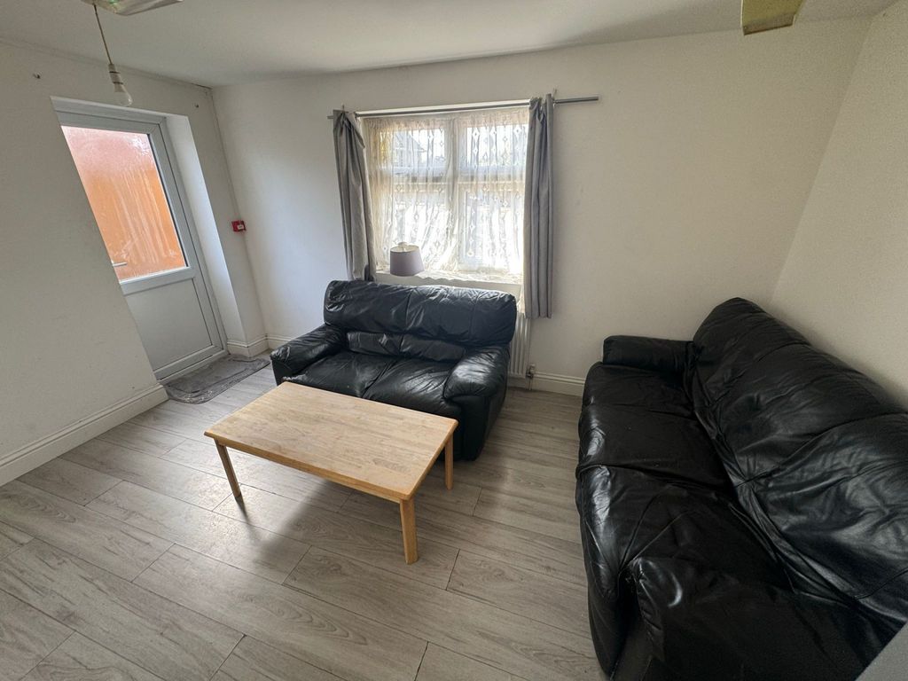 Property photo 2 of 14 Gallery