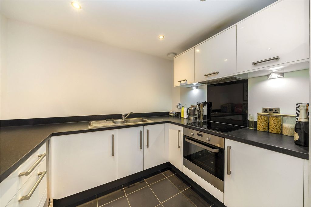 Property photo 3 of 5 Picture No. 01