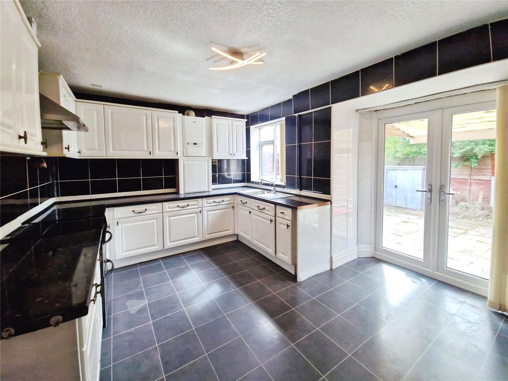 Property photo 3 of 17 Picture No. 15