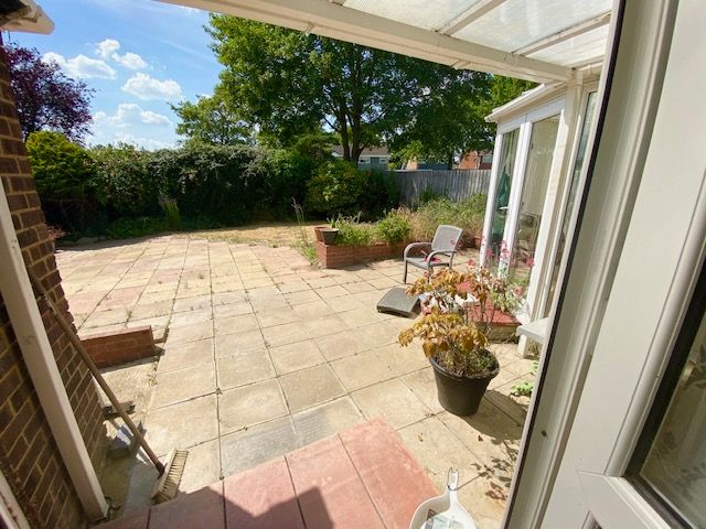 Property photo 2 of 12 Garden