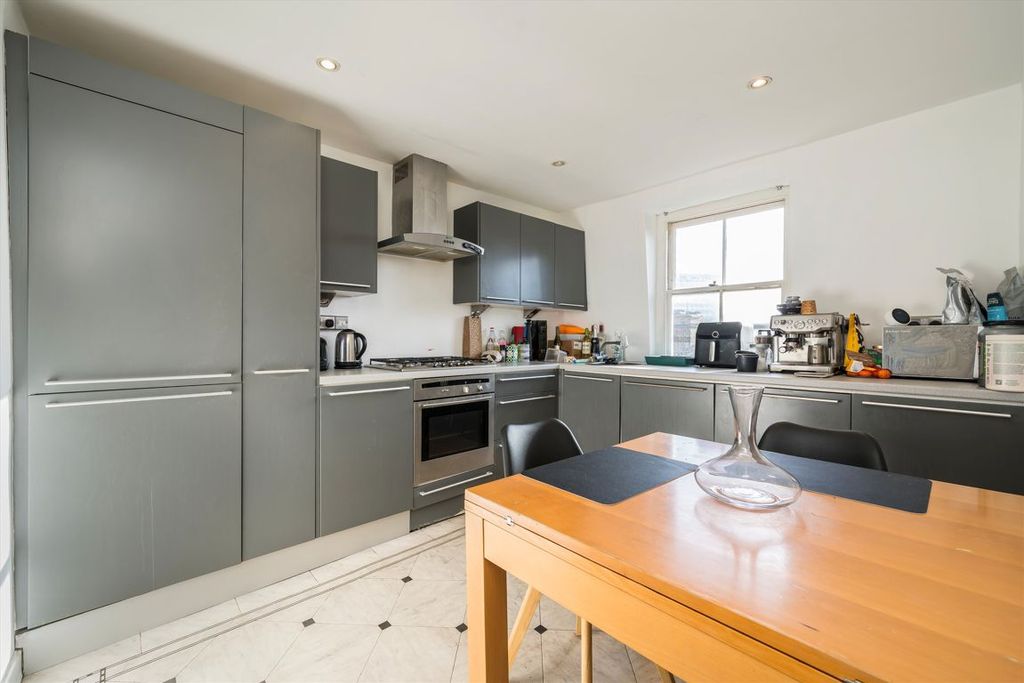 Property photo 3 of 5