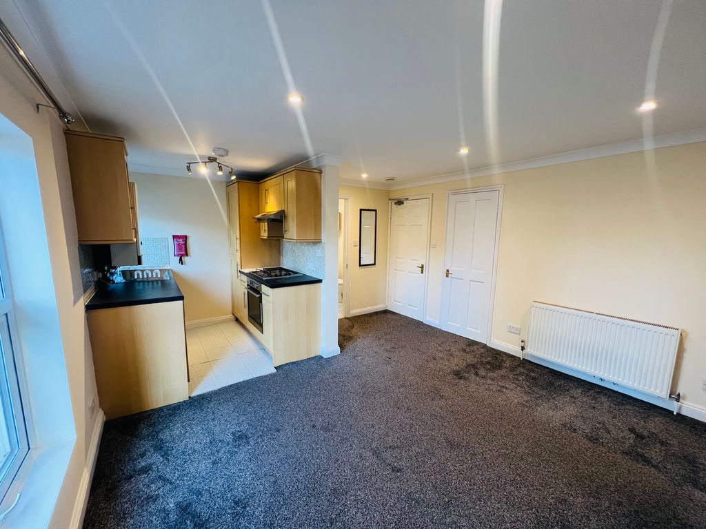 Property photo 3 of 7 Living Room