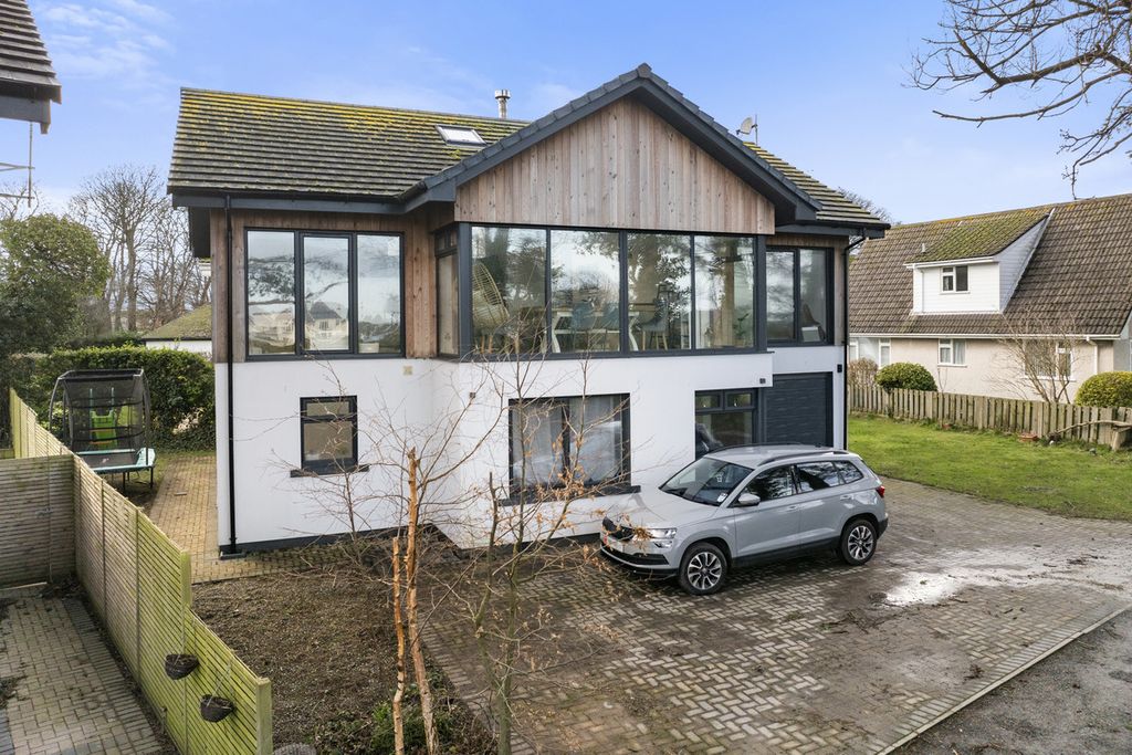 Property photo 1 of 35