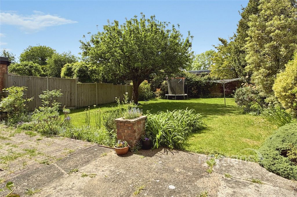 Property photo 2 of 16 Garden