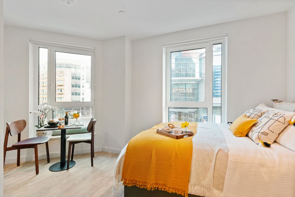 Property photo 3 of 12