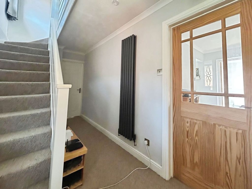 Property photo 3 of 27