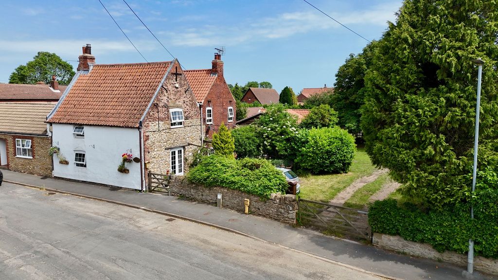 Property photo 1 of 32