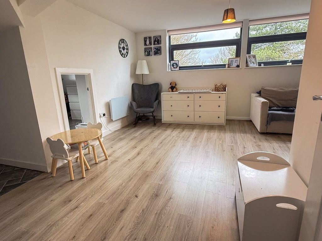 Additional image 8 of 1 bed flat for saleCarcaixent Square, Newbury RG14