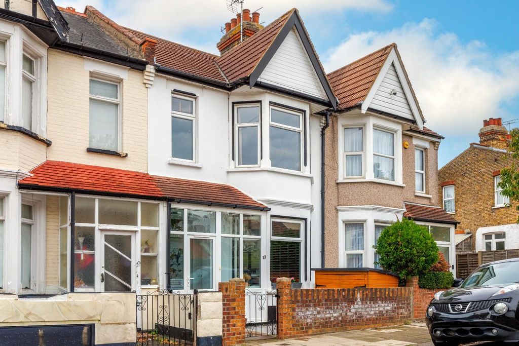 Property photo 1 of 25 Front