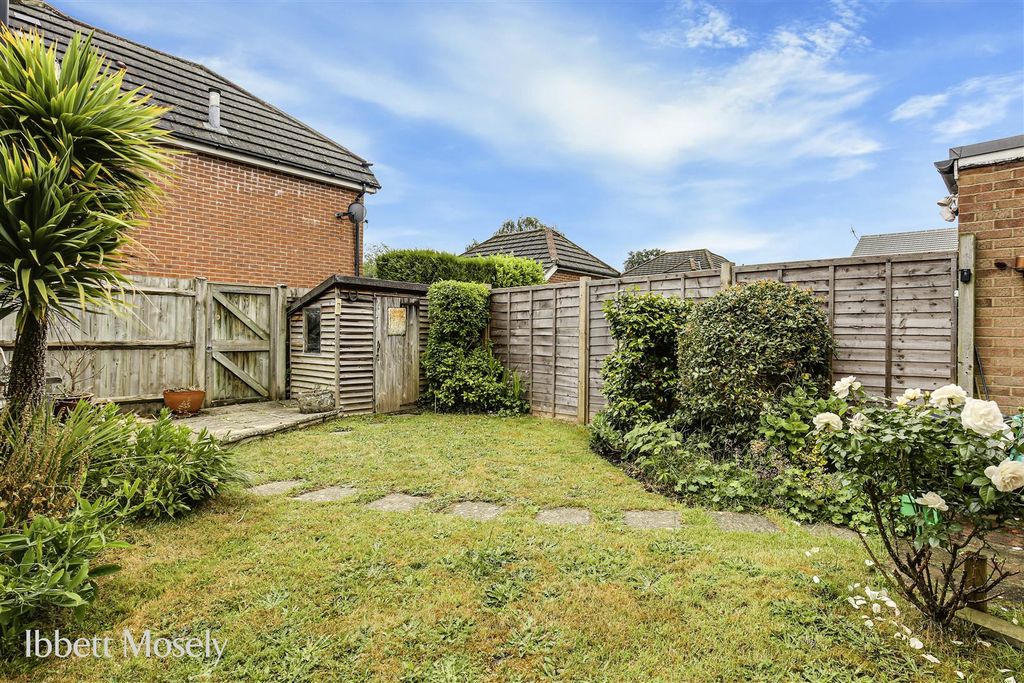 Property photo 2 of 18 19 Garden.Jpg